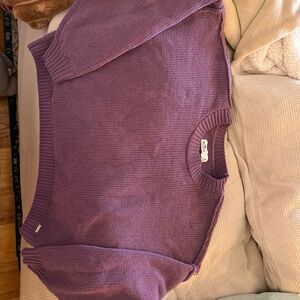 Hollister Women's Purple Crew Neck Sweater